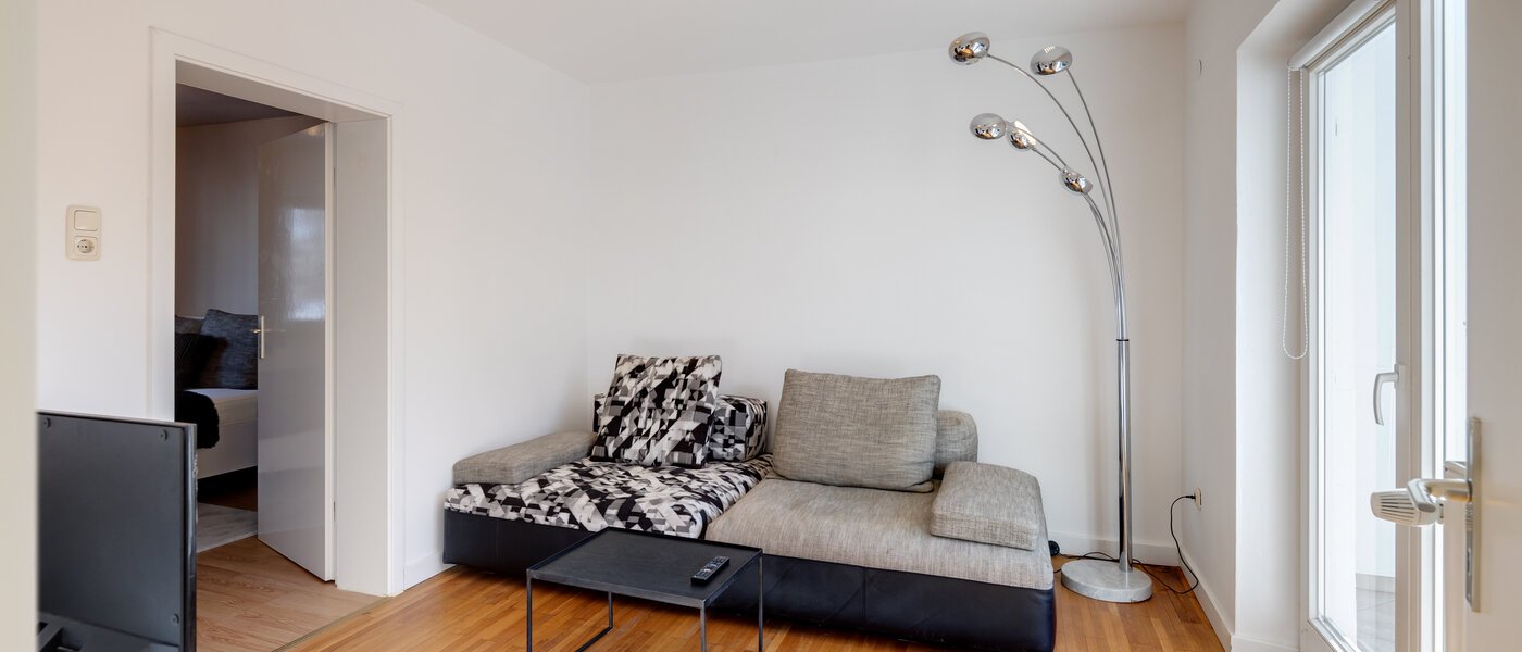 apartment München Bogenhausen 01 living room 14344