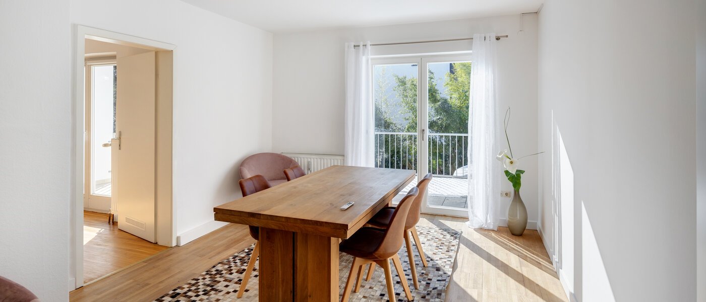 apartment München Bogenhausen 01 dining room 14344