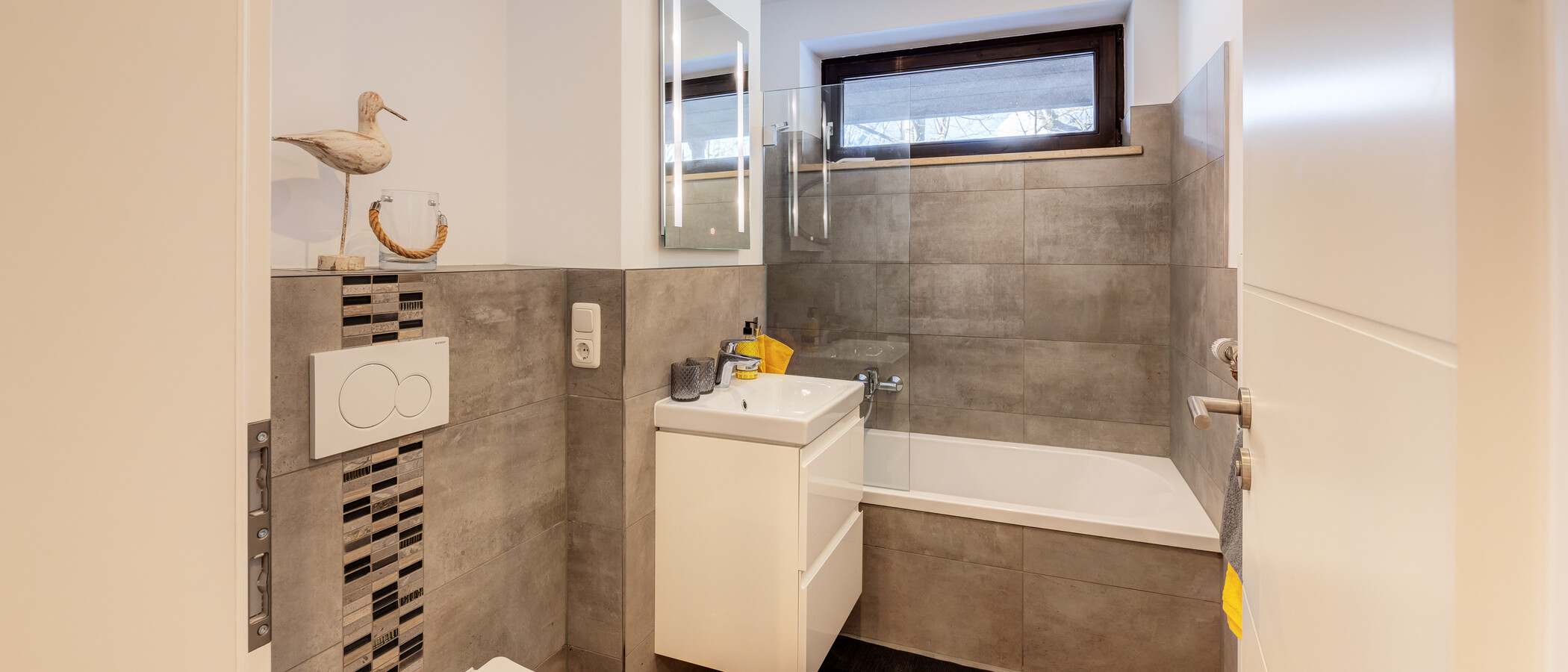 apartment München Obermenzing 01 bathroom 14346