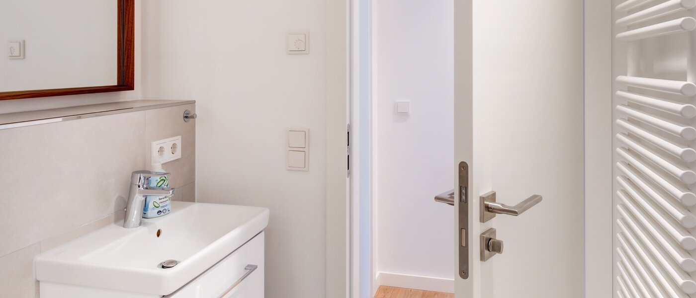 apartment München Harlaching 02 2. bathroom 14361