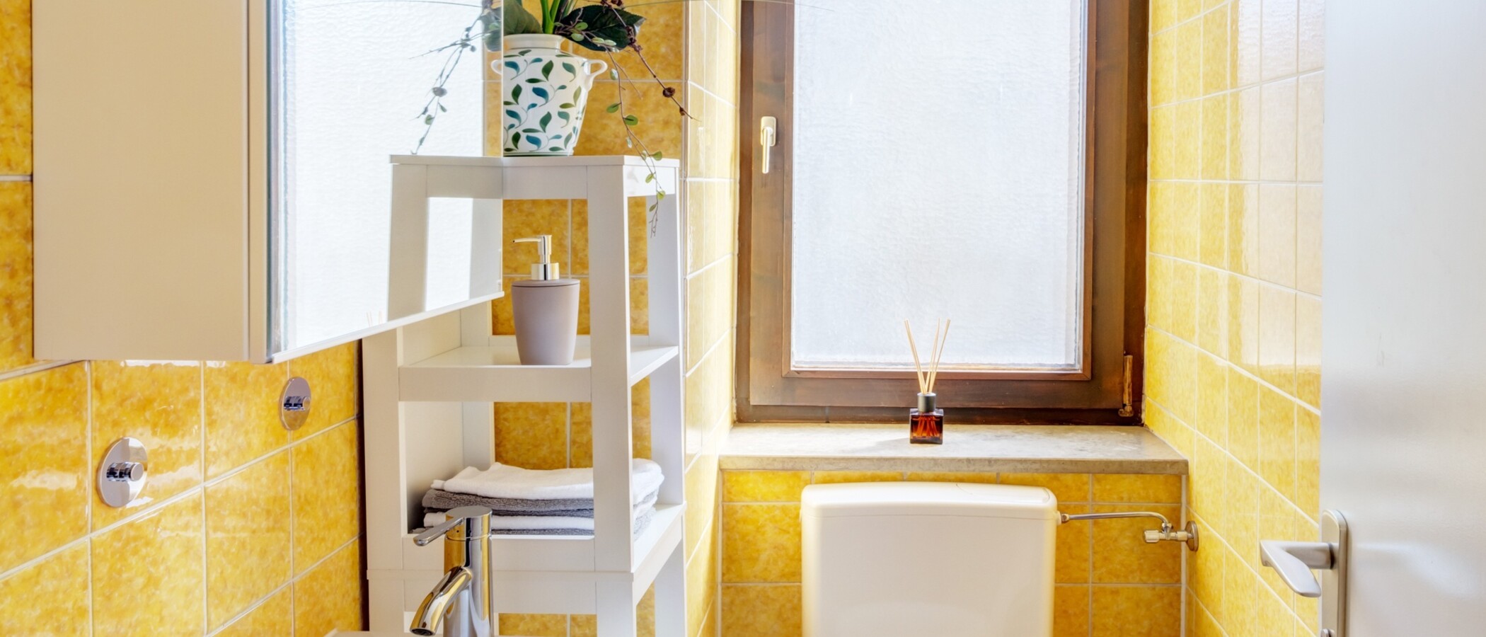 apartment München Au-Haidhausen 01 separate toilet 14379