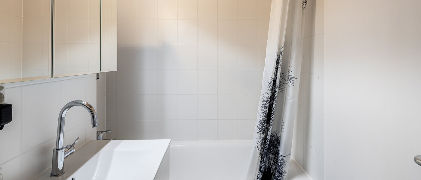 apartment Poing 02 bathroom 14380