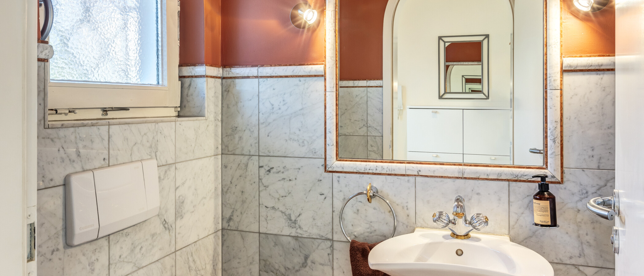 semi-detached house Pullach im Isartal 01 guest toilet 14381