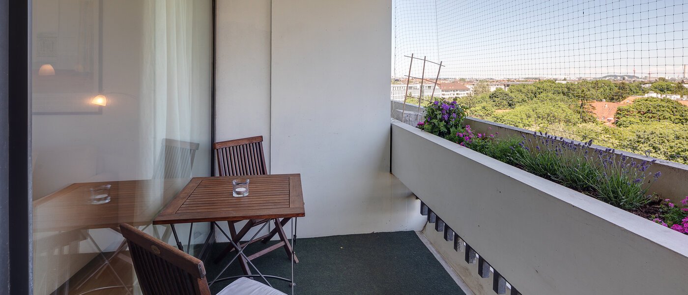 apartment München Schwabing-Georgenschwaige 01 balcony 1439