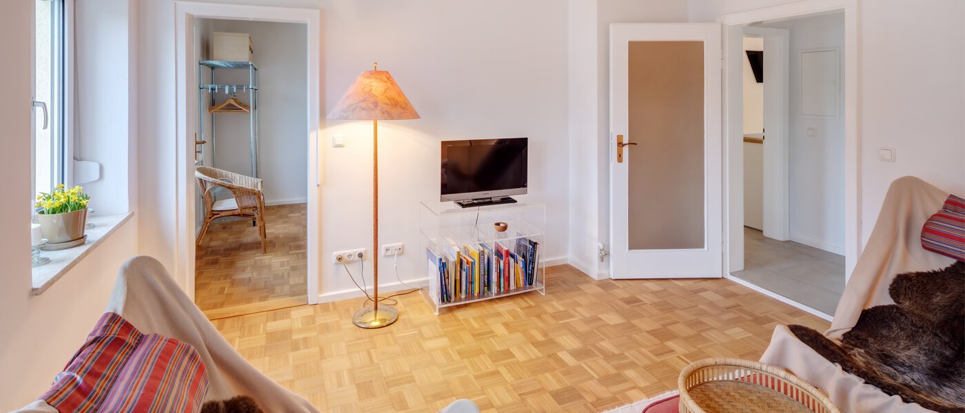 apartment München Bogenhausen 02 living room 14390