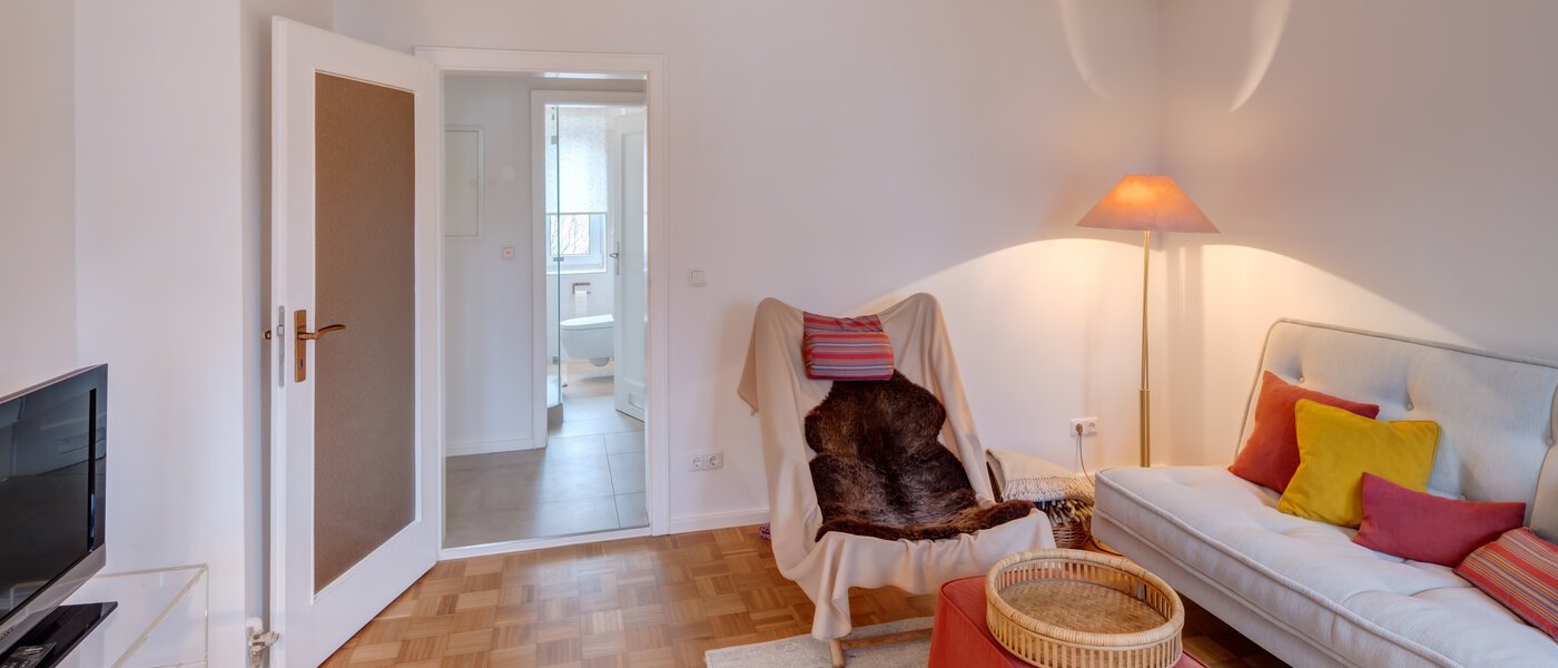 apartment München Bogenhausen 03 living room 14390