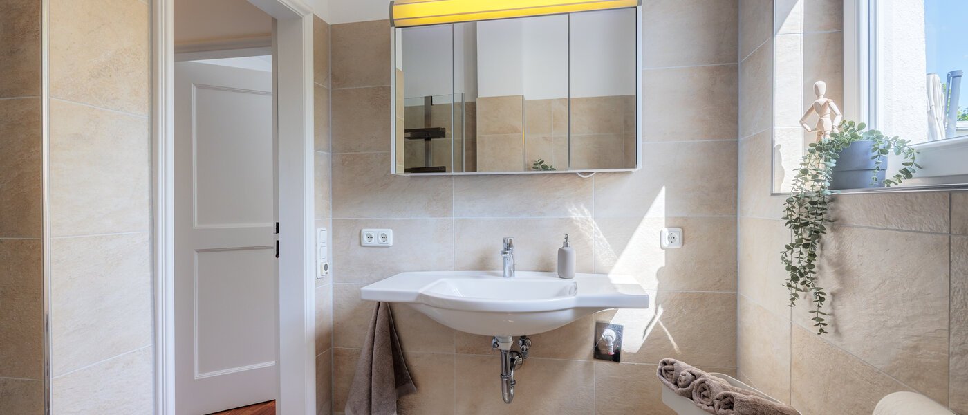 roof terrace apartment München Solln 01 2. bathroom 14396