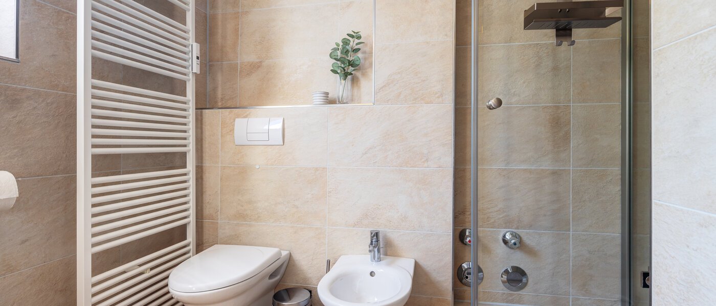 roof terrace apartment München Solln 03 2. bathroom 14396