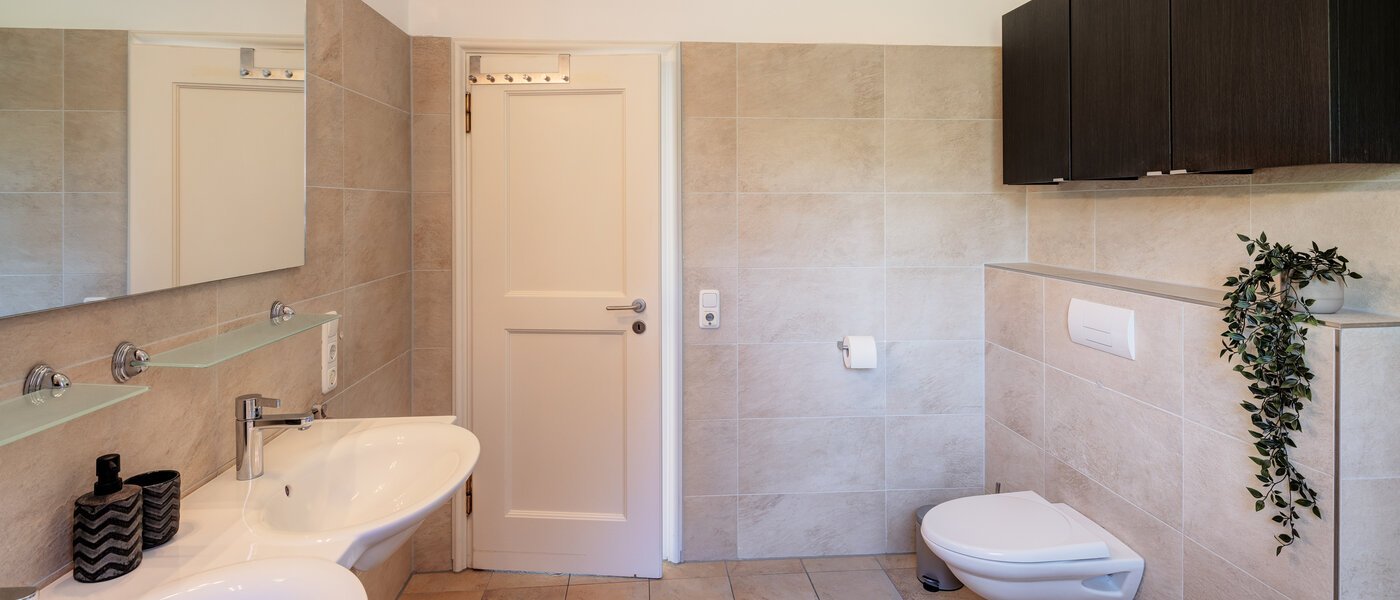 roof terrace apartment München Solln 04 1. bathroom 14396