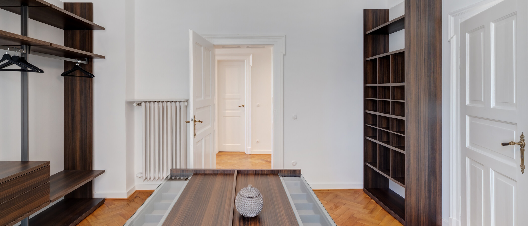 apartment München Schwabing-Nord (zw. Leopoldstraße & Englischen Garten) 03 dressing room 14397