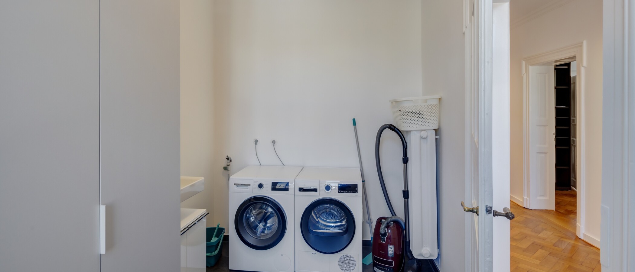 apartment München Schwabing-Nord (zw. Leopoldstraße & Englischen Garten) 01 utility room 14397