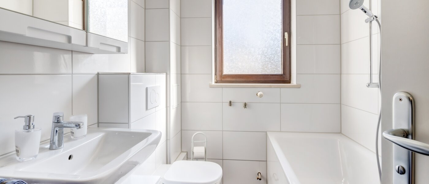 apartment München Lerchenau 01 bathroom 14398