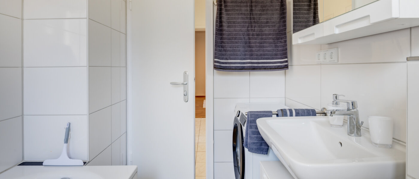 apartment München Lerchenau 02 bathroom 14398