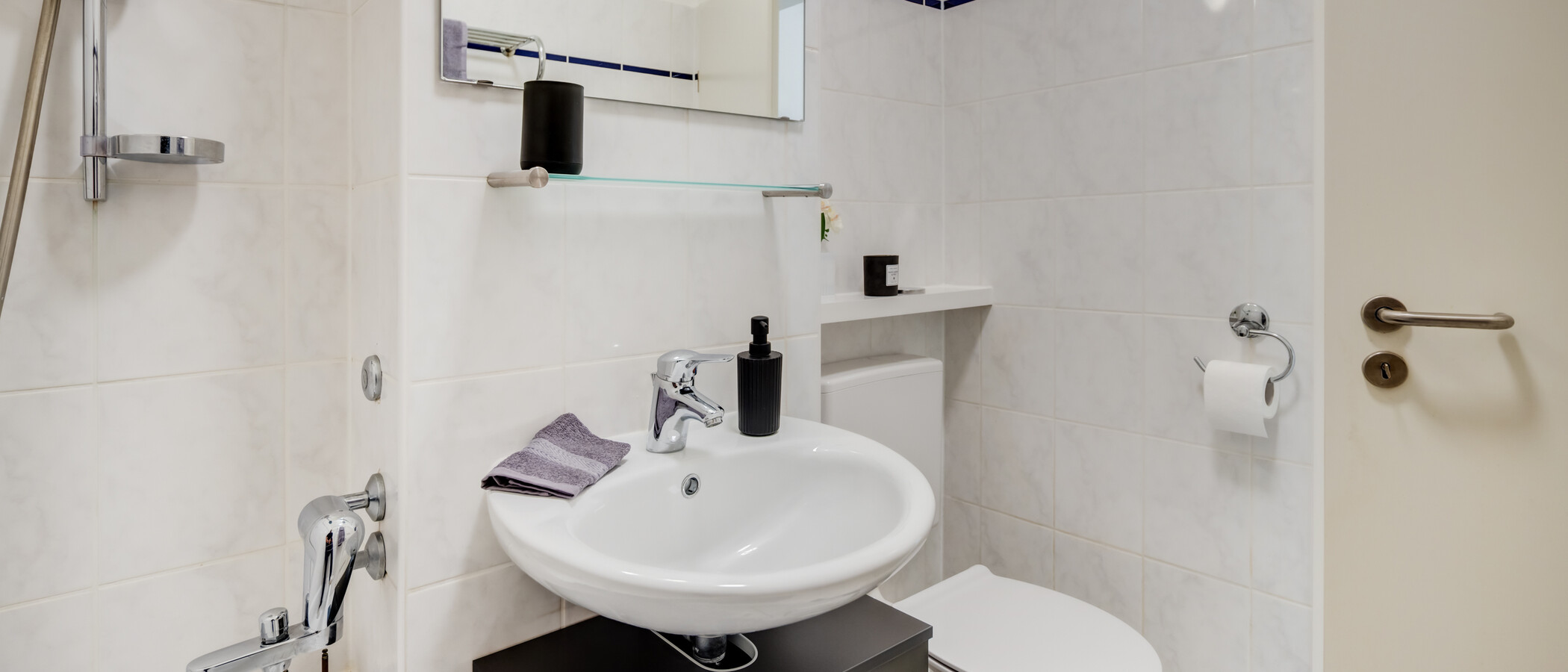apartment München Moosach 02 bathroom 14399