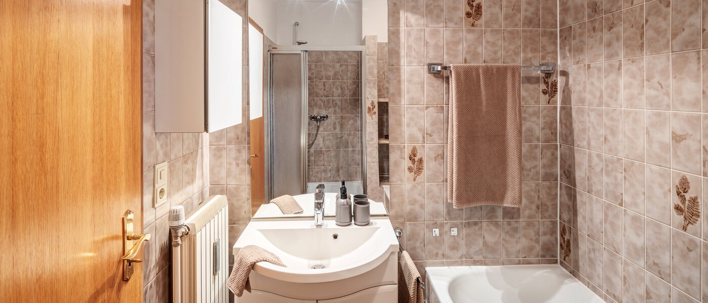 apartment München Solln 01 bathroom 14430