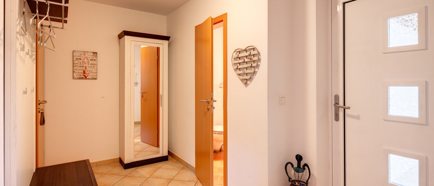 corner townhouse München Heimstetten 02 hall 14431