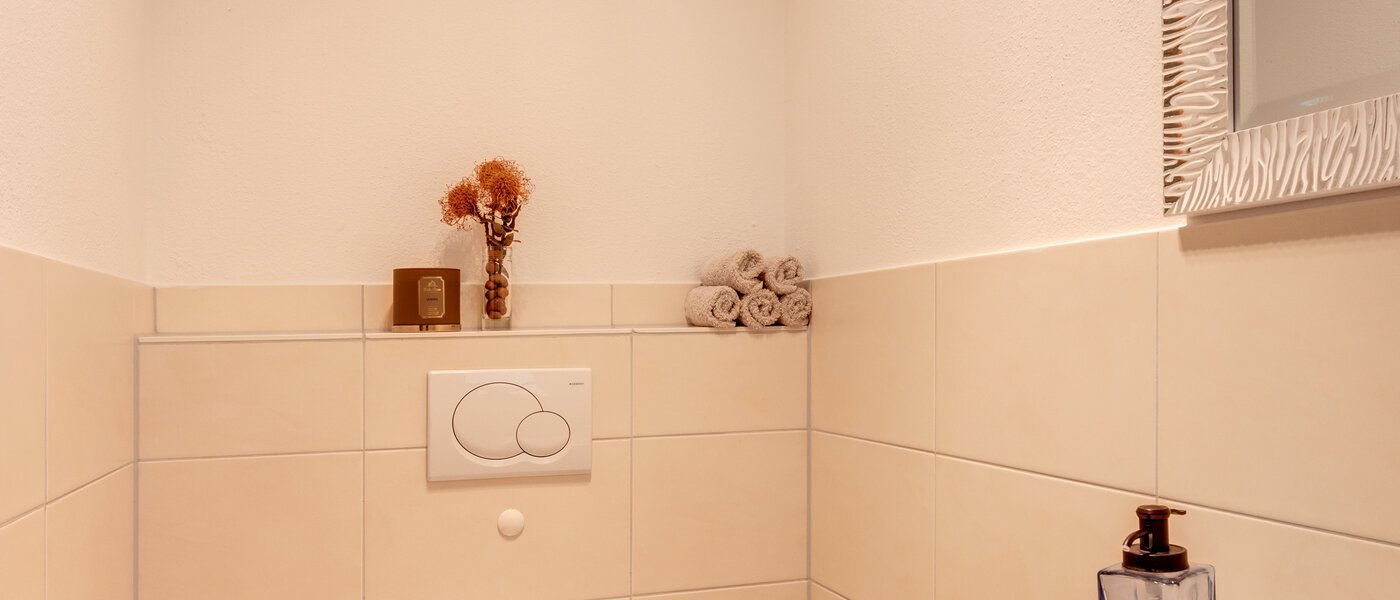 corner townhouse München Heimstetten 02 guest toilet 14431