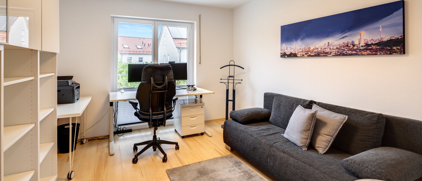 corner townhouse München Heimstetten 01 Workspace/Guestroom 14431