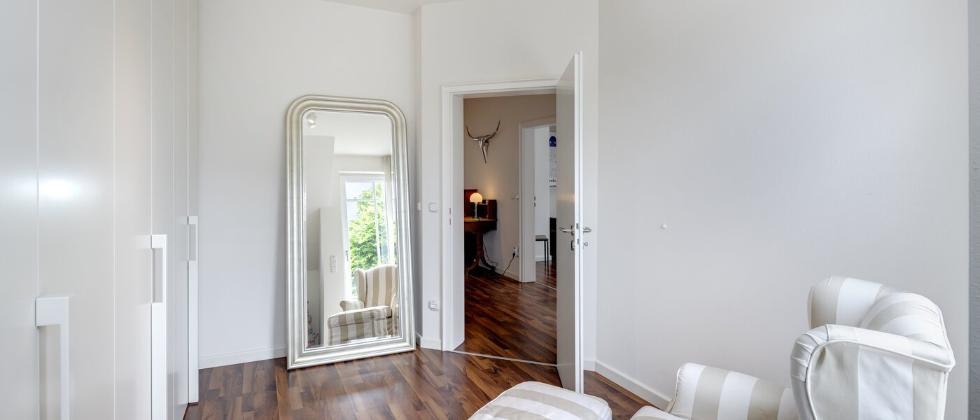 semi-detached house Grünwald 02 dressing room 14454