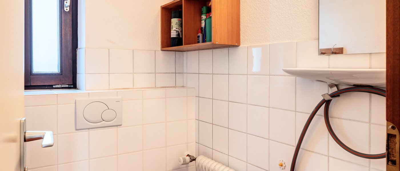 house München Ramersdorf 01 guest toilet 14455