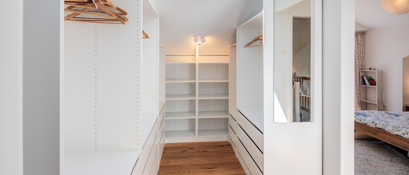 semi-detached house Icking 01 Walk-in closet 14465