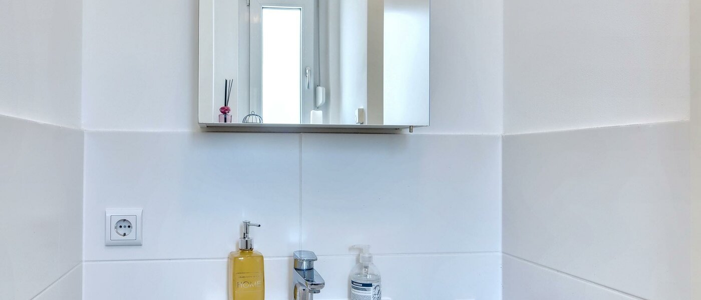 corner townhouse Karlsfeld 02 guest toilet 14478