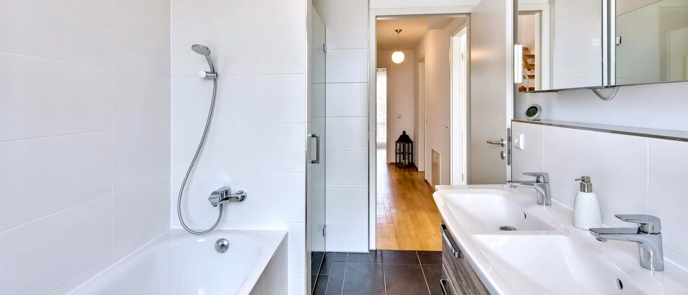 corner townhouse Karlsfeld 02 1. bathroom 14478