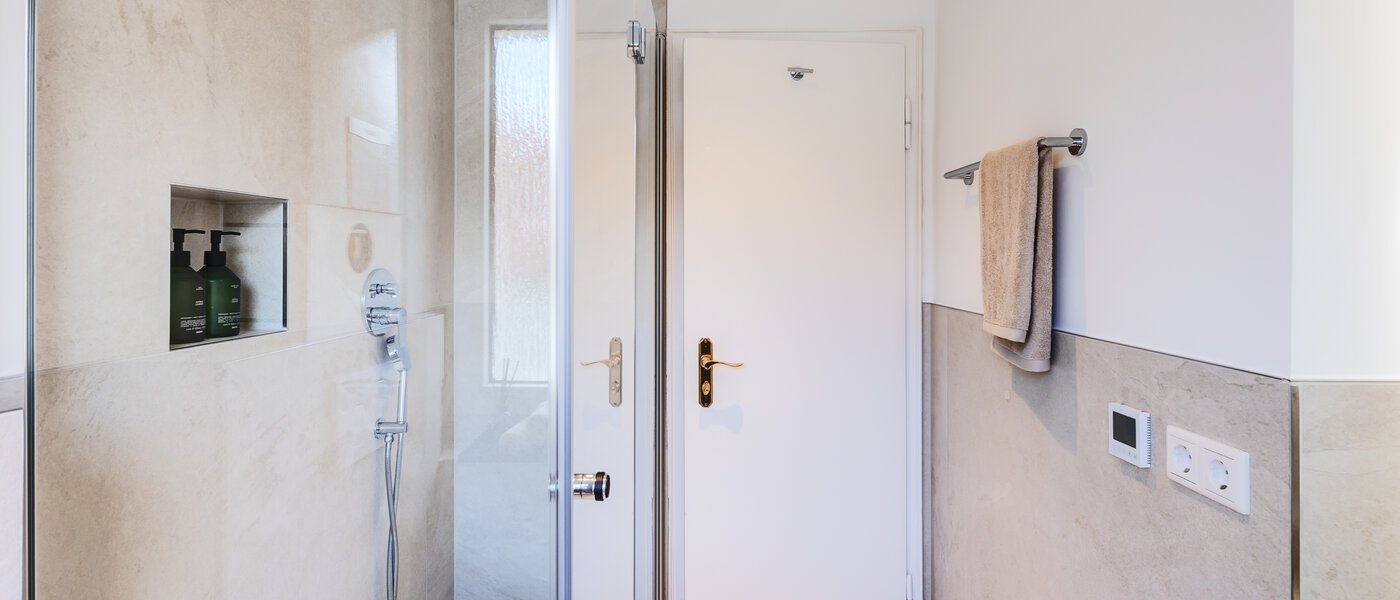 apartment München Maxvorstadt - Universitätsviertel 04 bathroom 14491