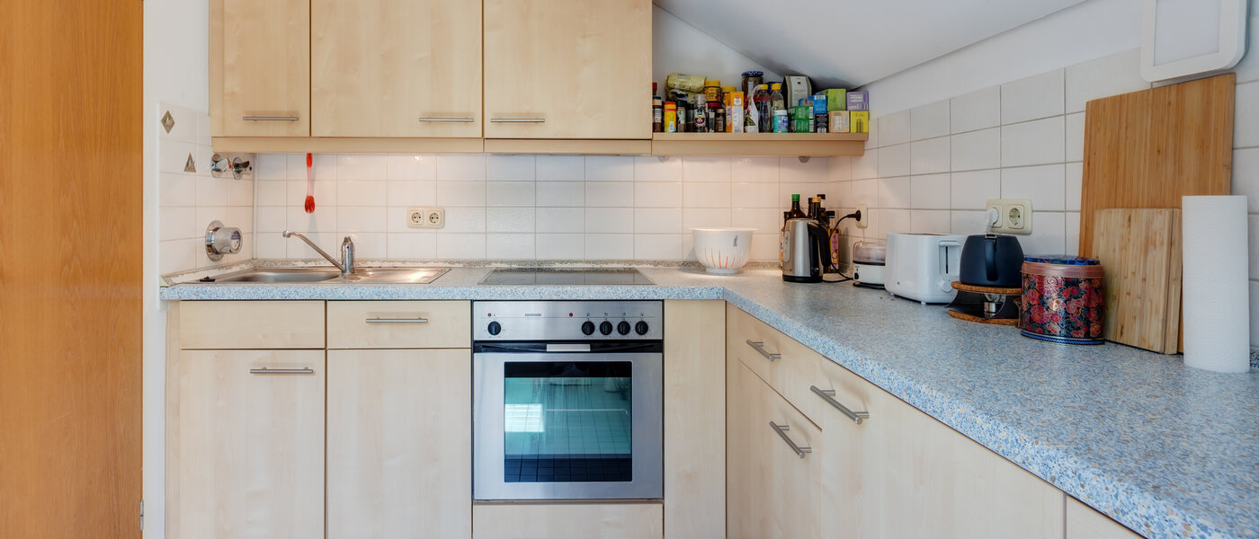 attic apartment München Harlaching 01 kitchen 14501