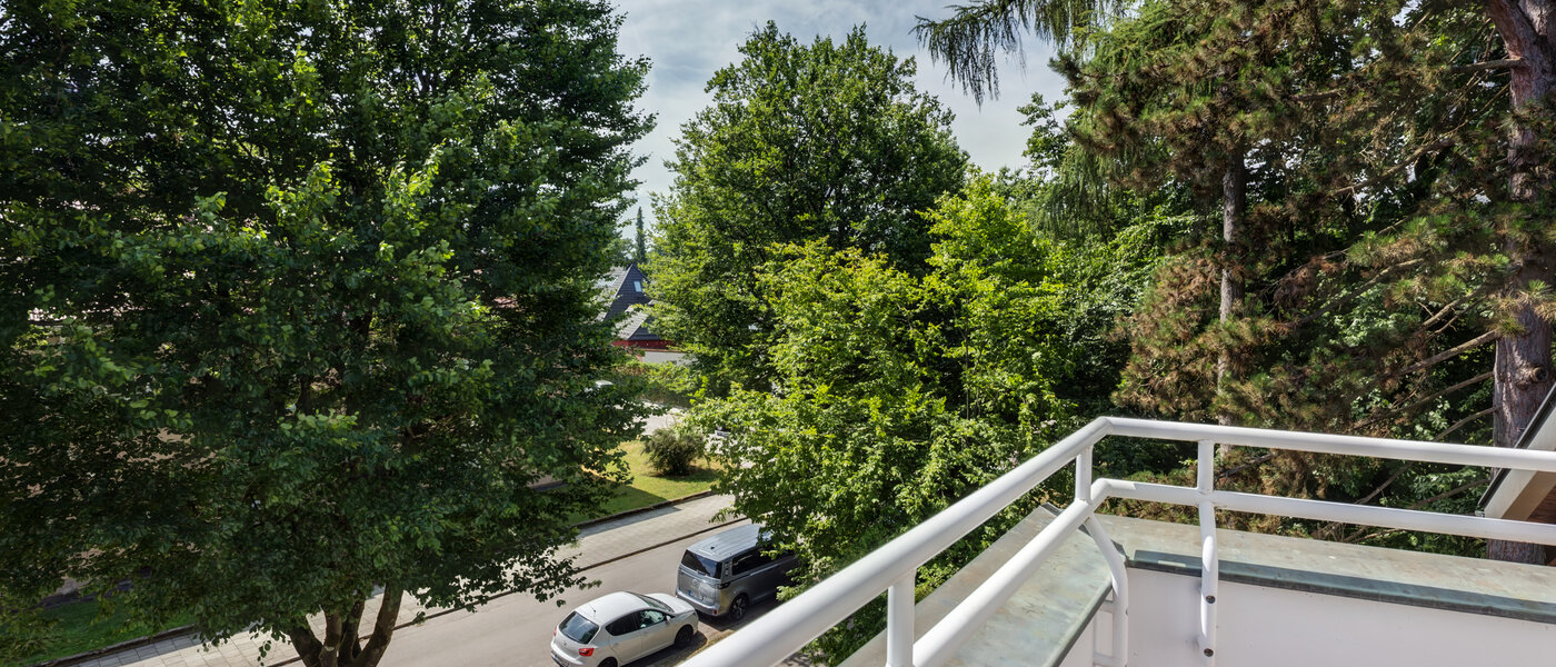 attic apartment München Harlaching 03 balcony 14501