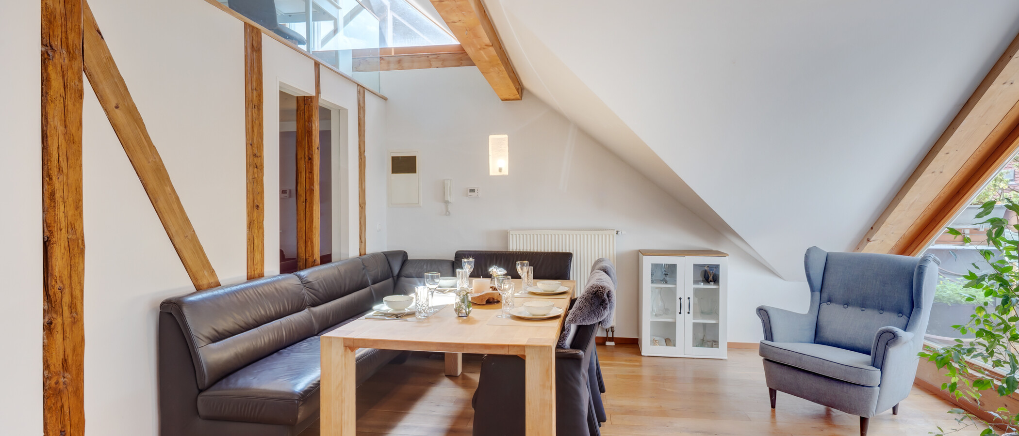 attic apartment München Dreimühlenviertel 02 dining area 14505