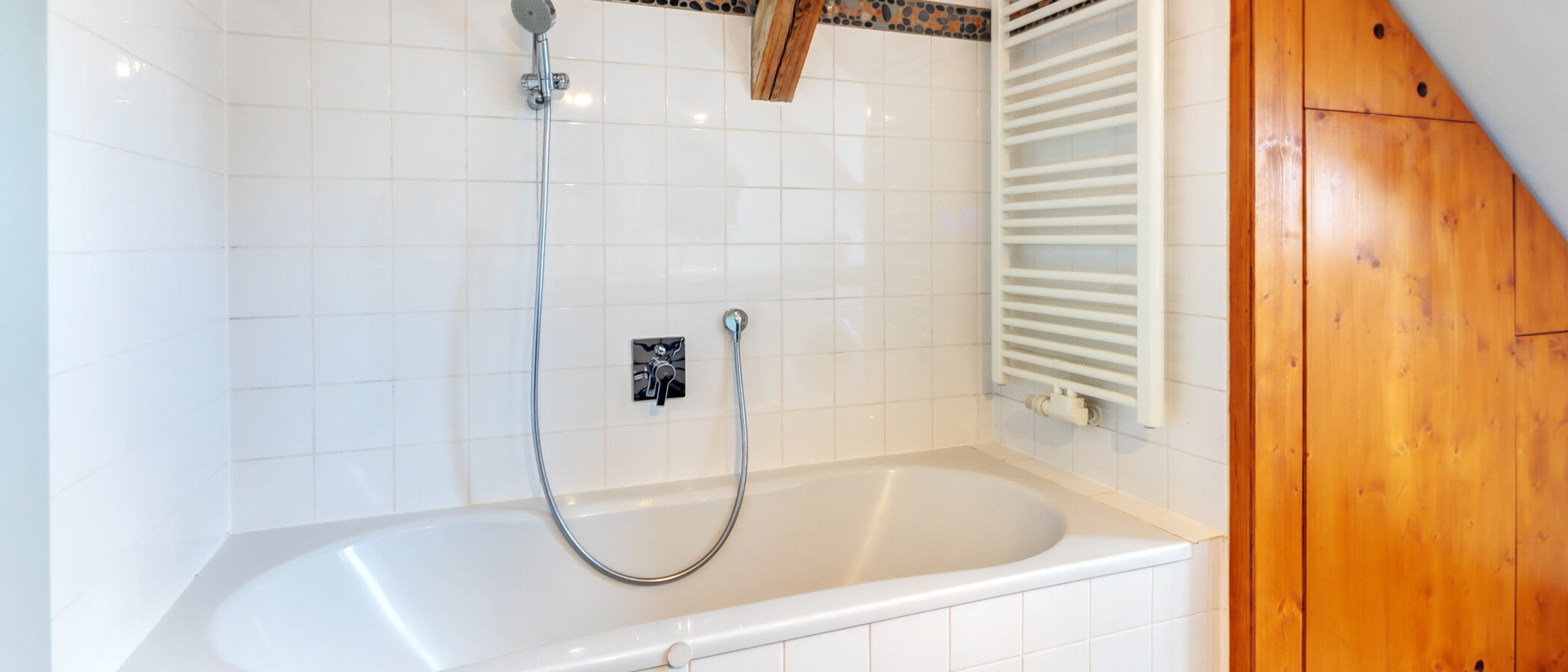 attic apartment München Dreimühlenviertel 02 1. bathroom 14505