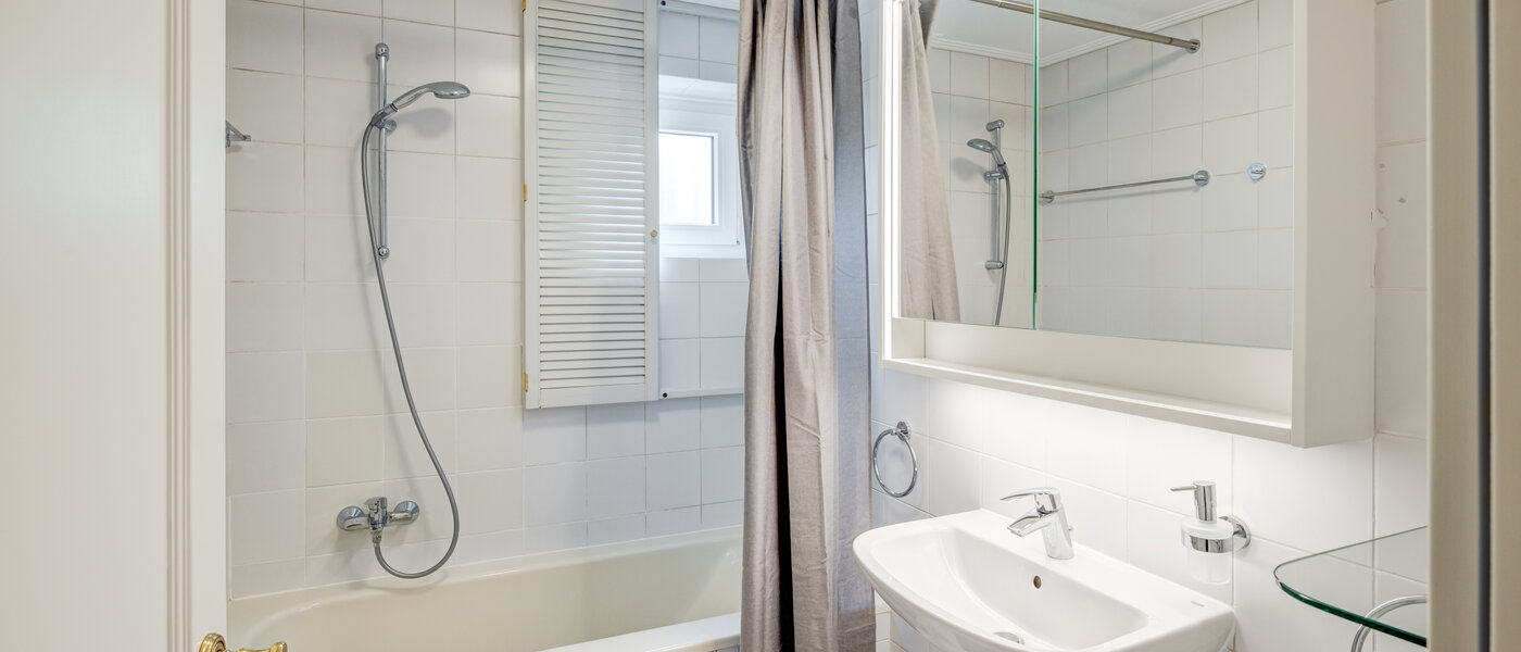 apartment München Solln 01 bathroom 14509