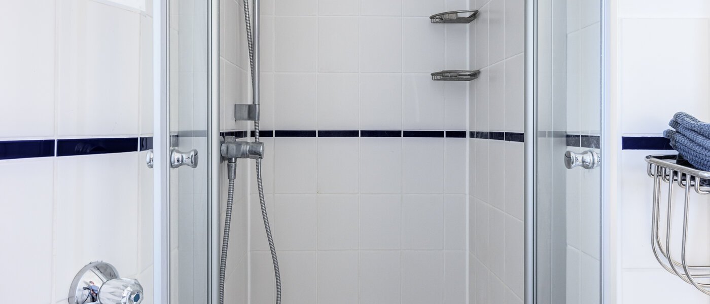 apartment München Neuhausen 02 2. bathroom 14528