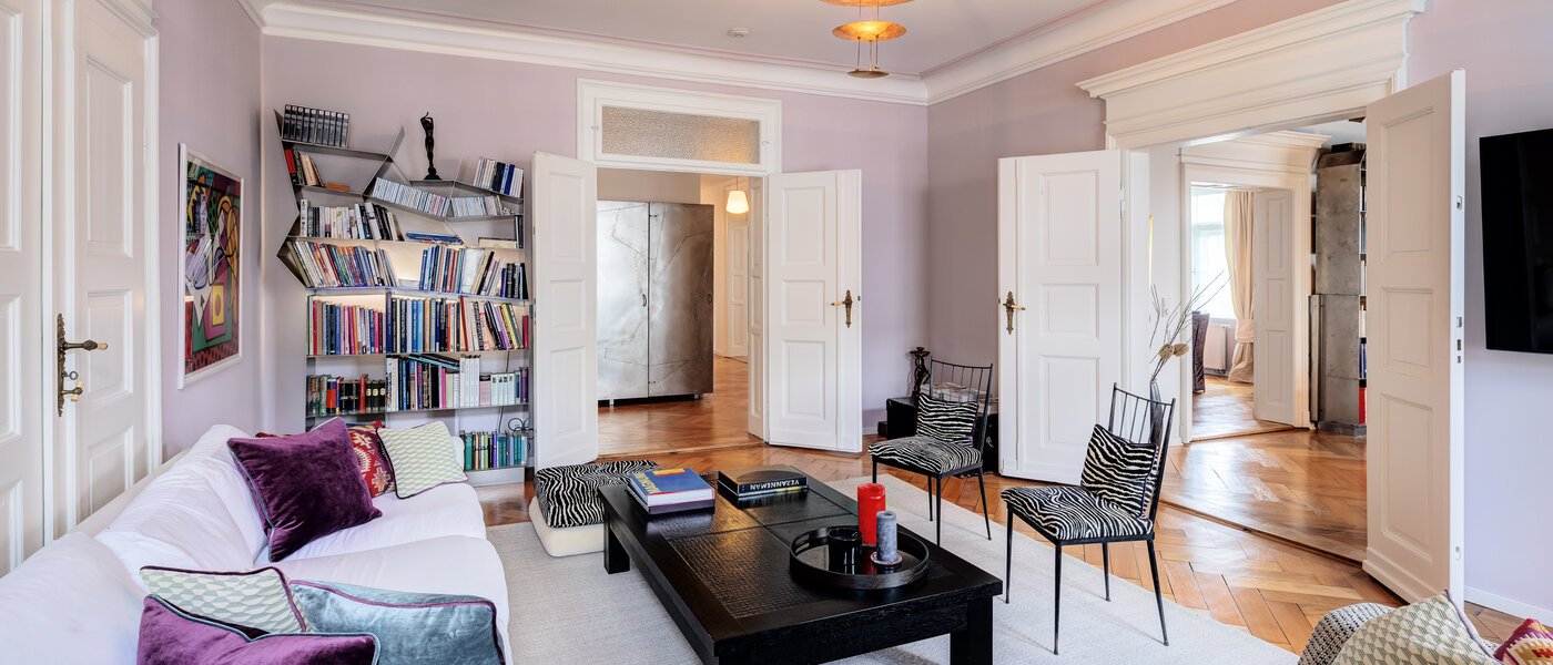 apartment München Neuhausen 03 living room 14528