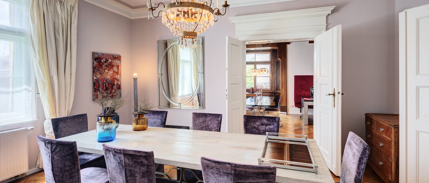 apartment München Neuhausen 01 dining room 14528