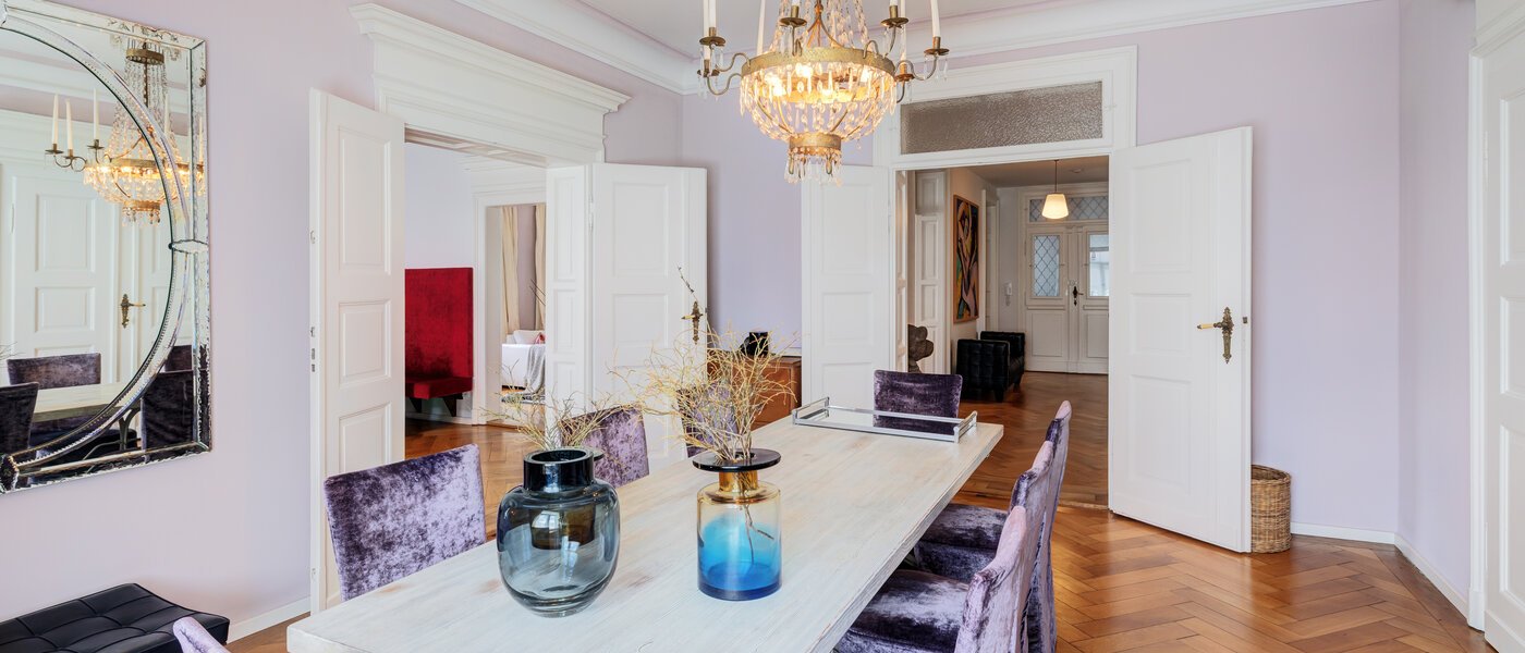 apartment München Neuhausen 04 dining room 14528