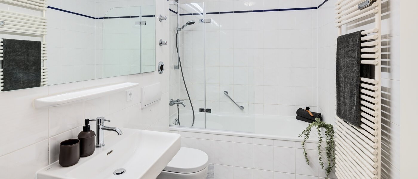 apartment München Maxvorstadt 01 bathroom 14537