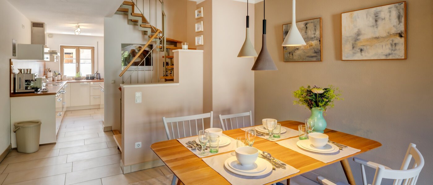 Townhouse Freising 02 dining area 14543