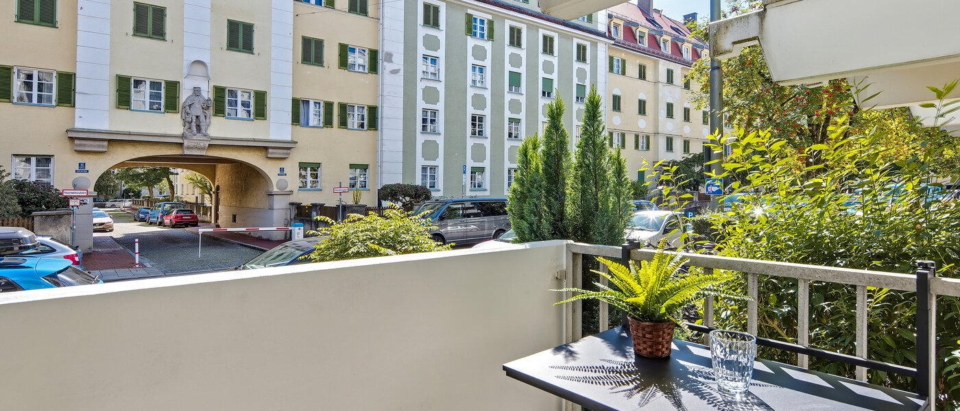 apartment München Neuhausen 02 balcony 14547
