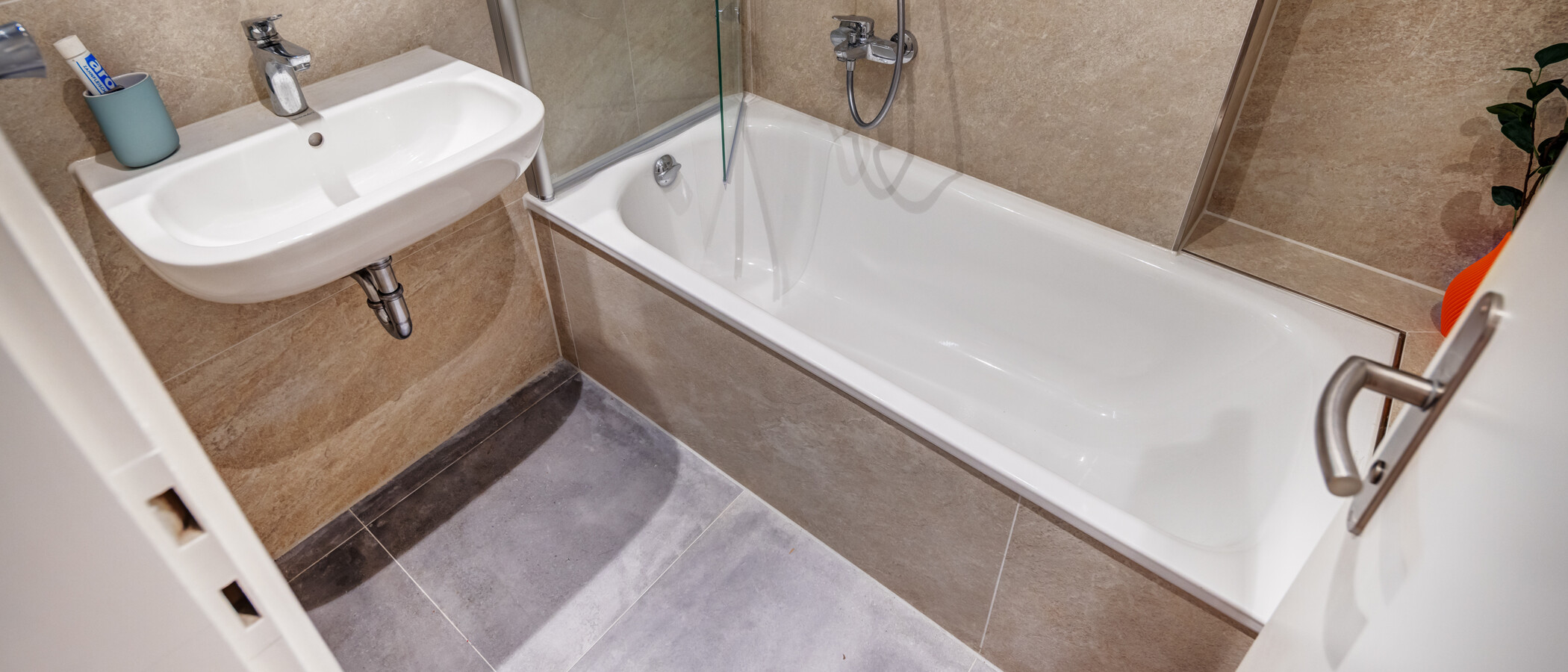 apartment München Parkstadt Bogenhausen 03 bathroom 14554