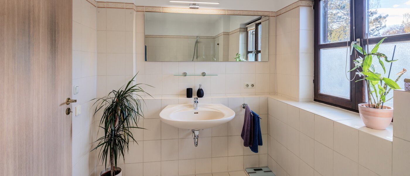 semi-detached house München Obersendling 02 1. bathroom 14567