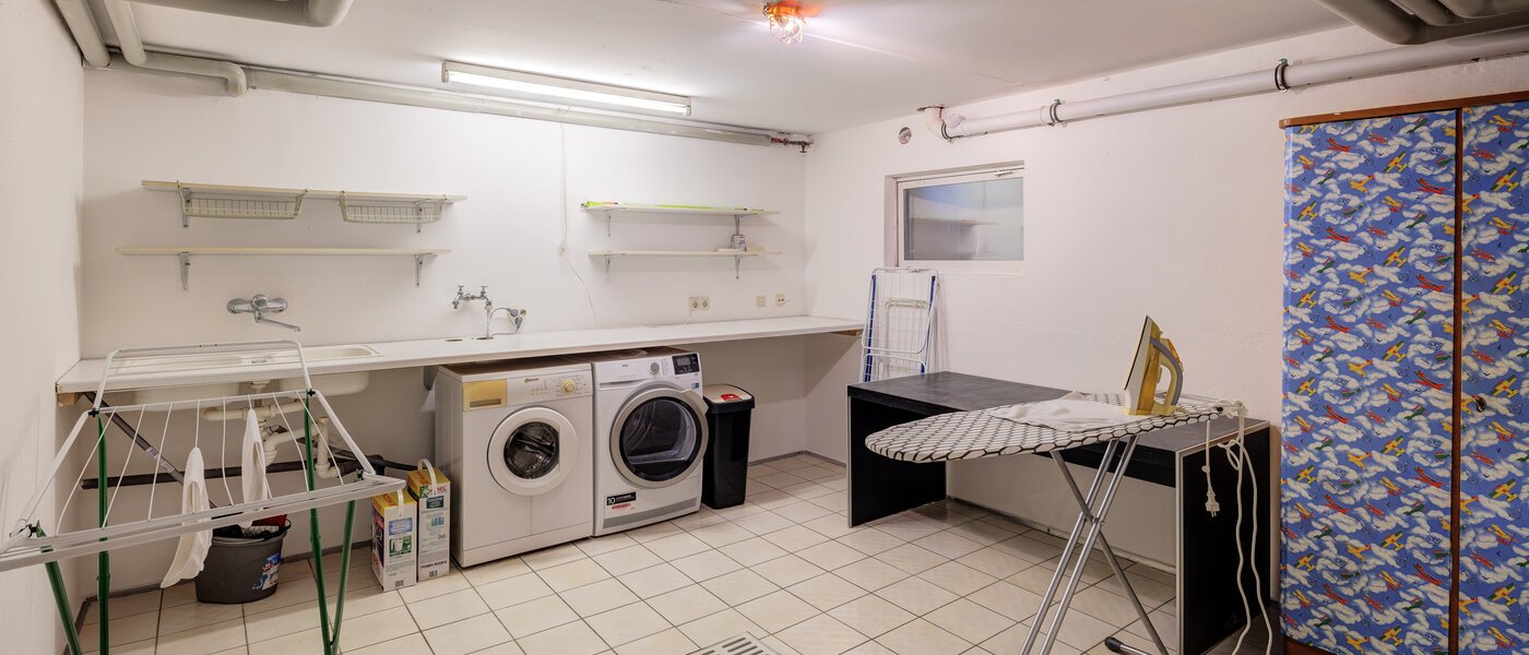 semi-detached house München Obersendling 01 utility room 14567