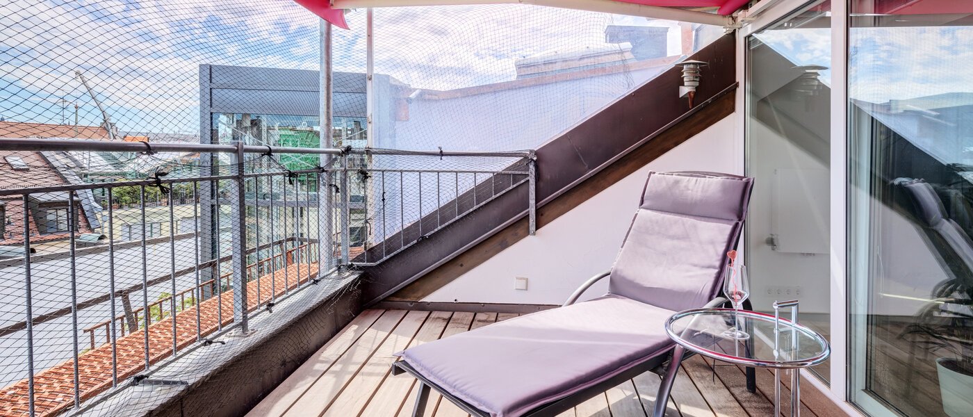 attic apartment München Maxvorstadt 02 loggia 14568