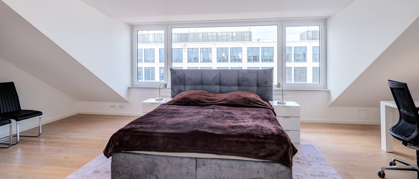 attic apartment München Maxvorstadt 01 bedroom 14568