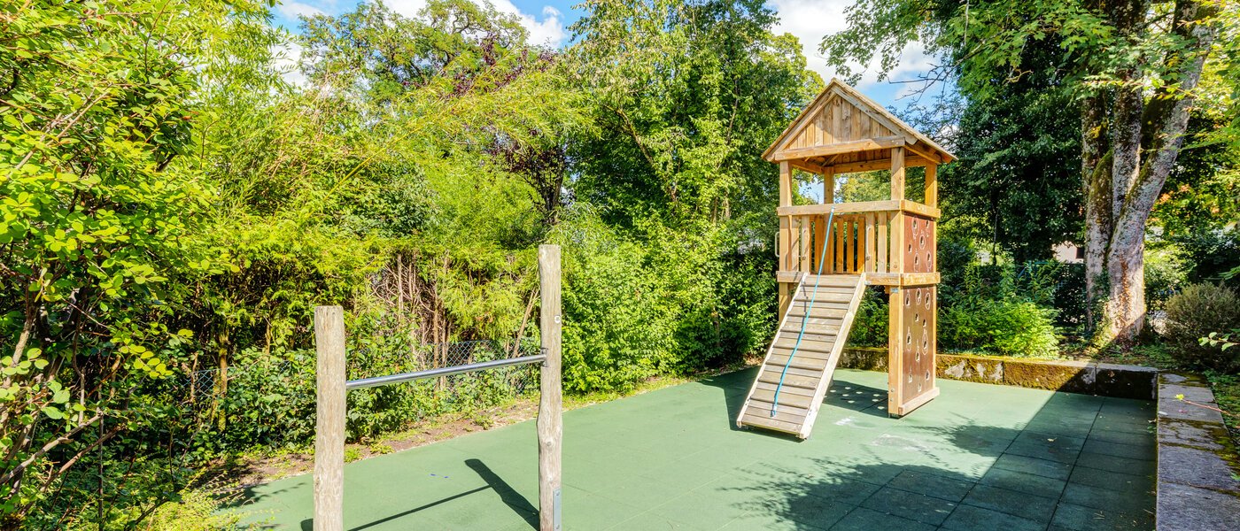 apartment Pullach im Isartal 04 inner courtyard  14573