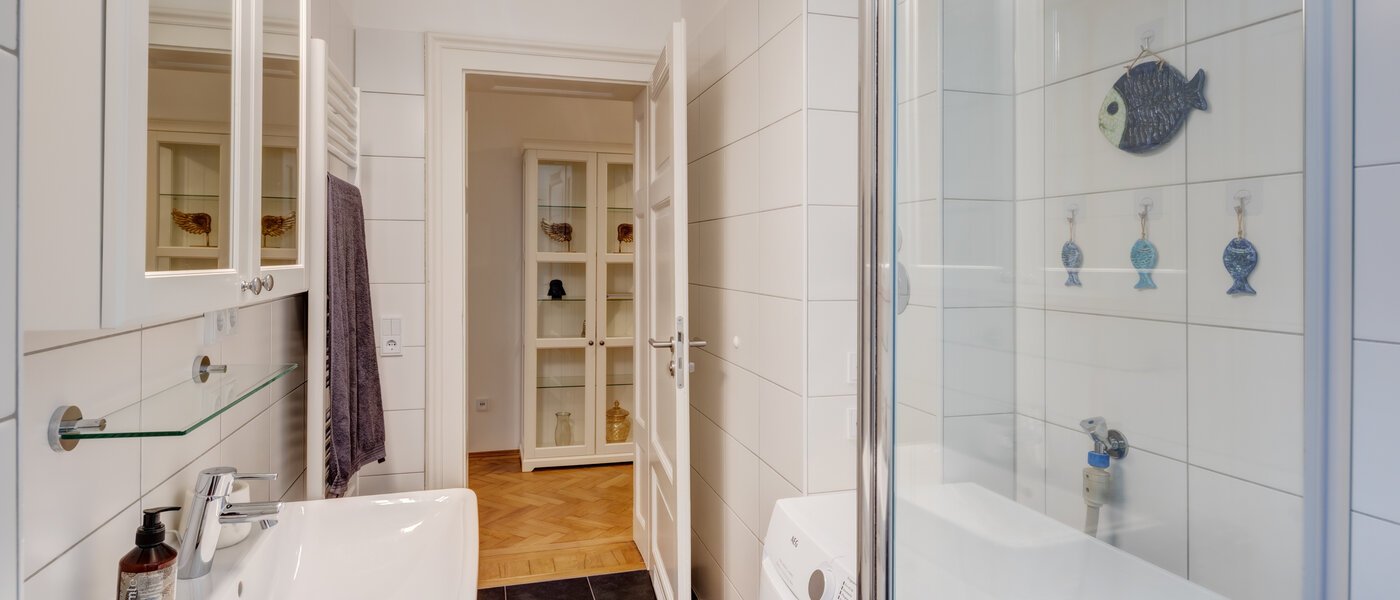 apartment München Altbogenhausen 02 bathroom 14584