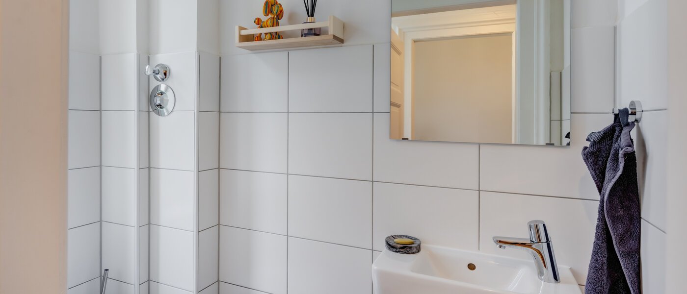 apartment München Altbogenhausen 01 separate toilet 14584