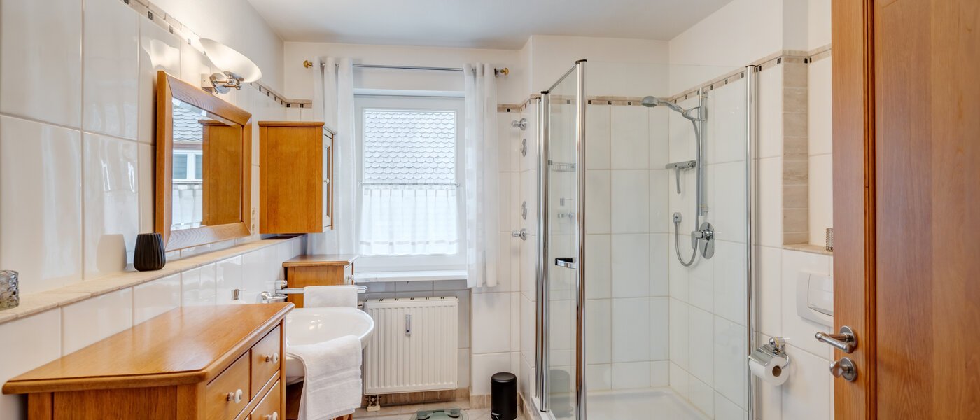 maisonette München Fasangarten 02 bathroom 14585