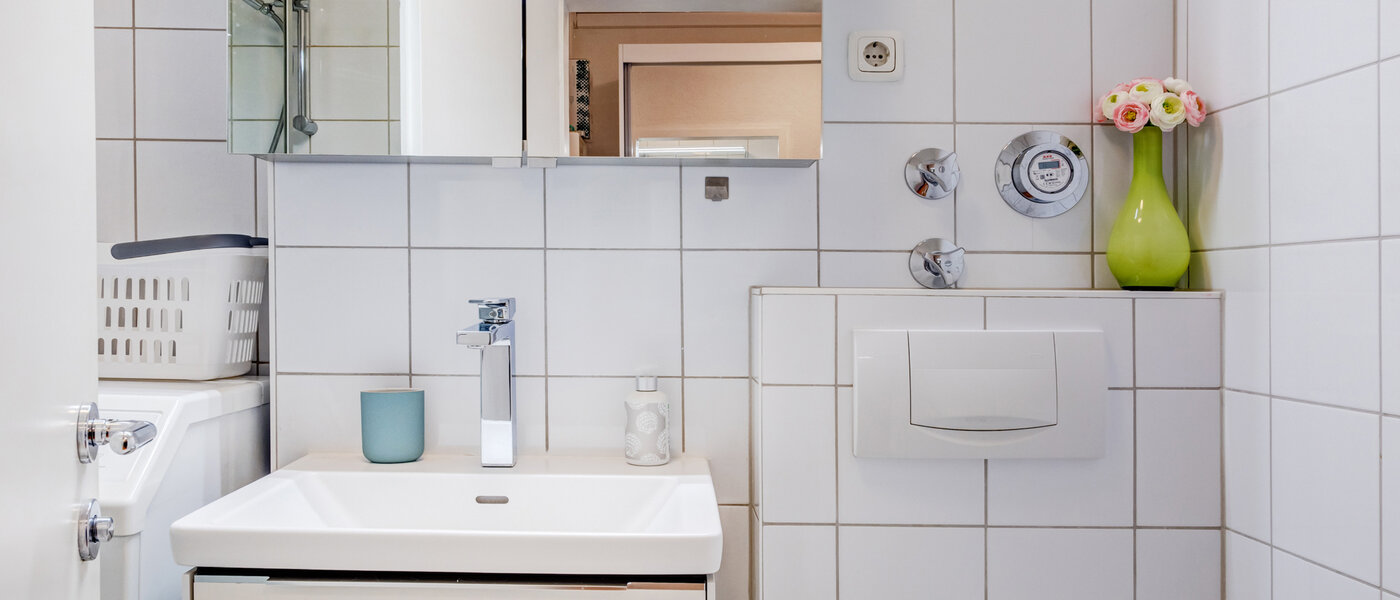 apartment München Neuhausen 02 bathroom 14587